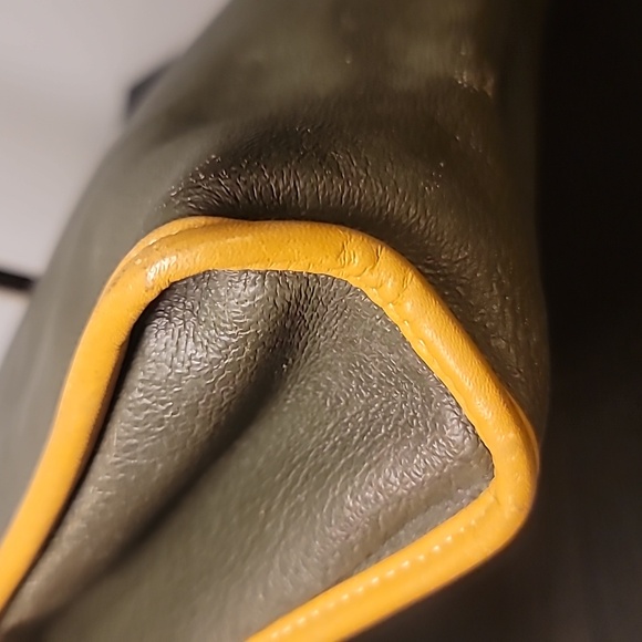 RARE VINTAGE GUCCI PLUS CLUTCH - Picture 7 of 13